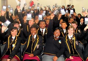 Matriekklas van 2013 skud die vere reg vir hul afskeidsdans